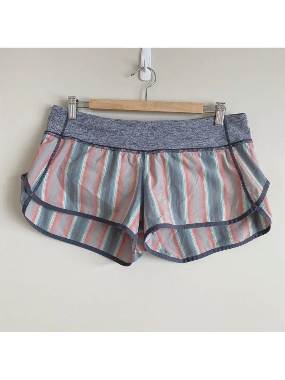 Lululemon Speed Short Alarming Ombre Vertical Stripe/Coal Sz 10